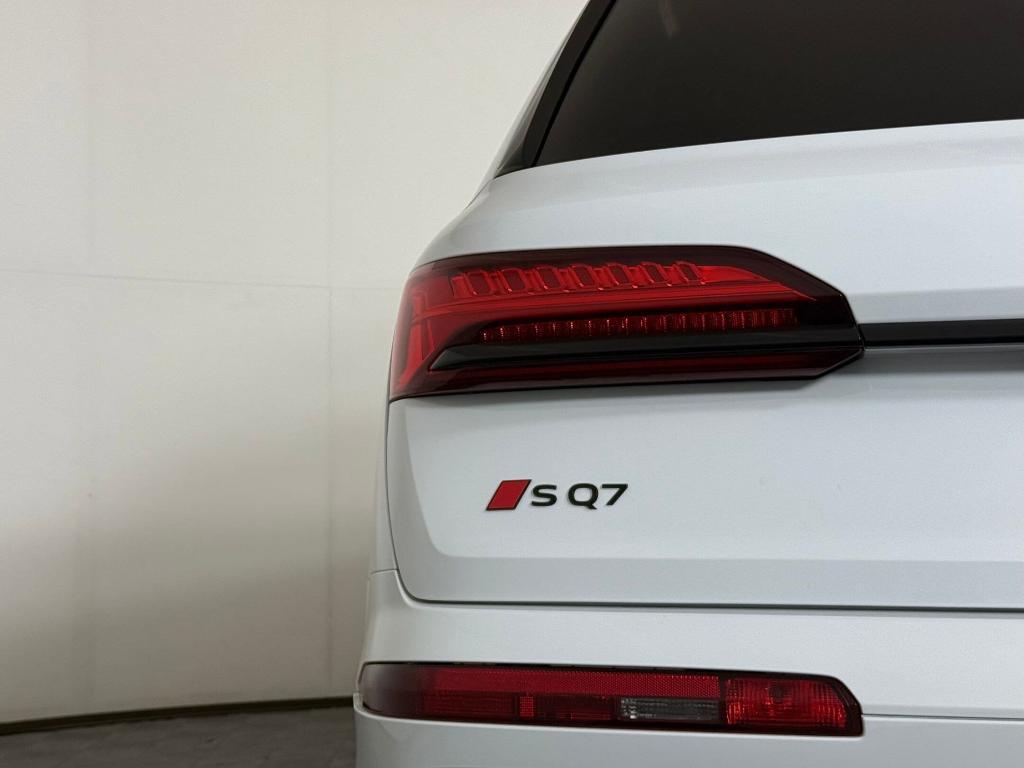 new 2026 Audi SQ7 car, priced at $100,631