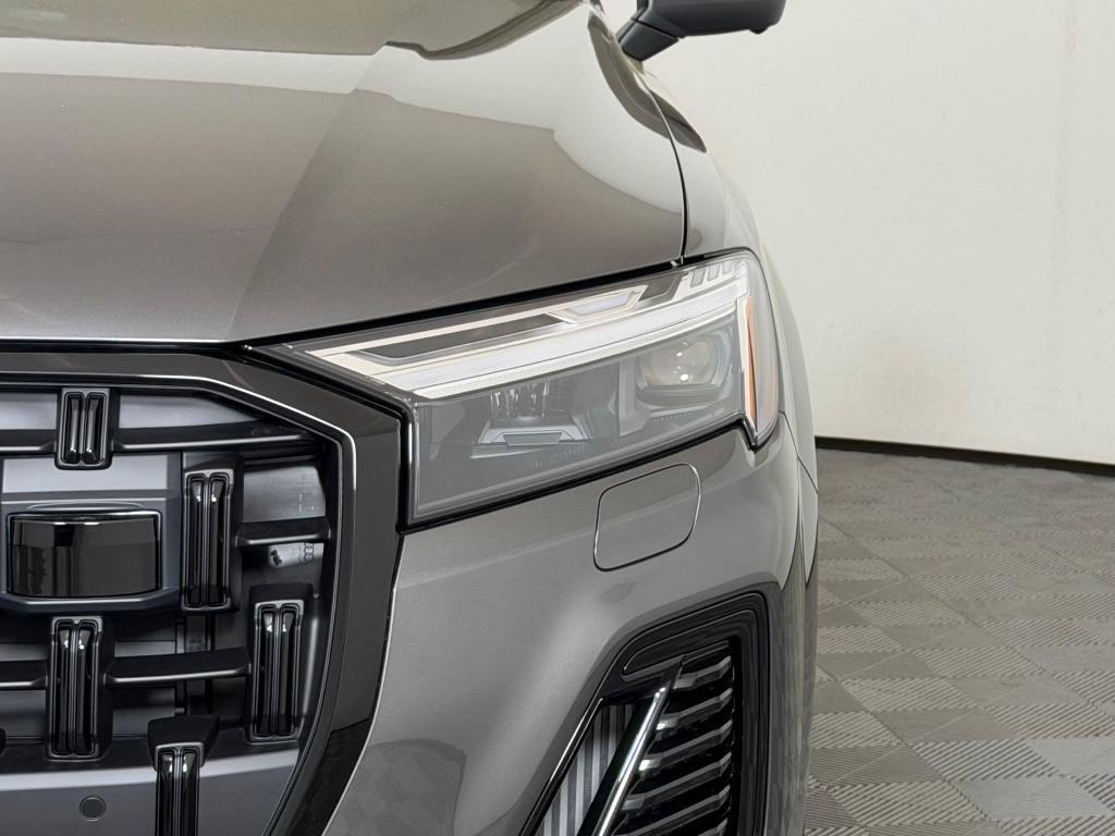 new 2026 Audi Q7 car, priced at $72,801