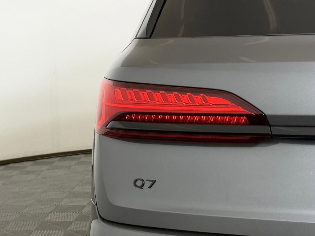 new 2026 Audi Q7 car, priced at $72,801