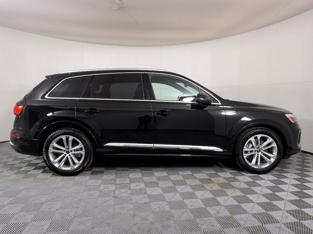 new 2026 Audi Q7 car, priced at $71,533