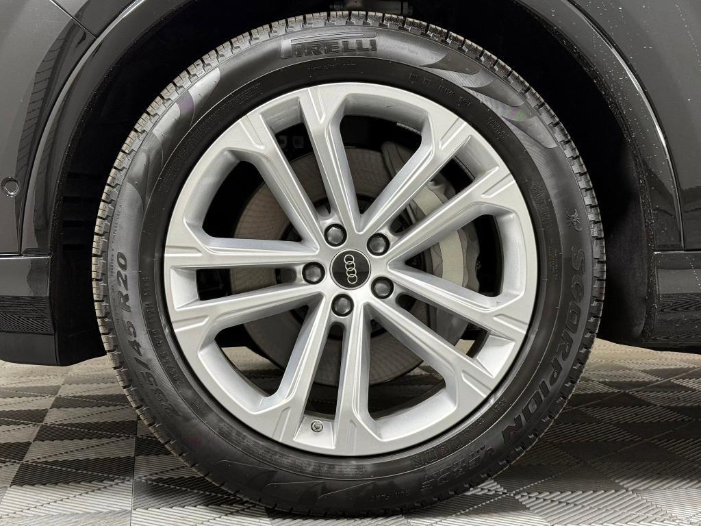 new 2026 Audi Q7 car, priced at $71,533