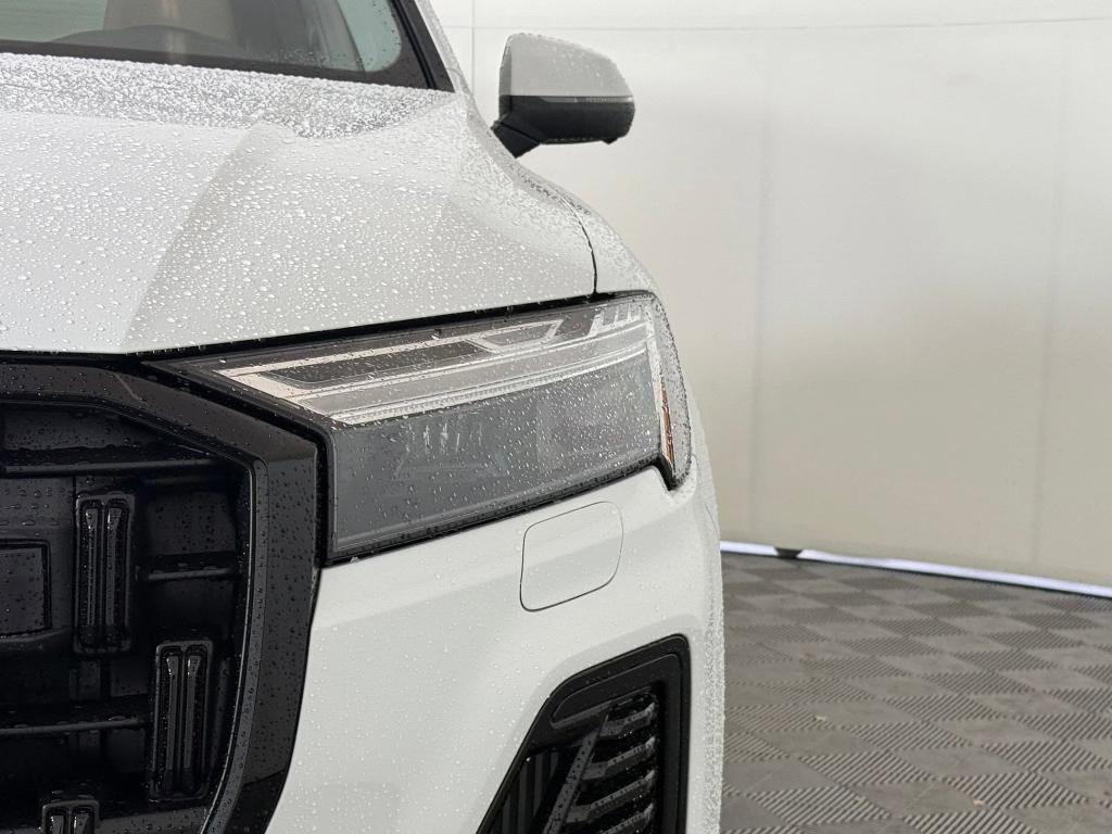 new 2026 Audi Q7 car, priced at $73,212
