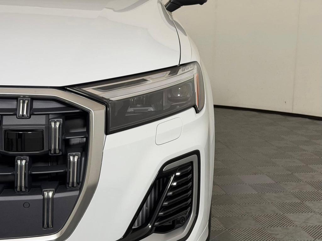 new 2026 Audi Q7 car, priced at $71,021