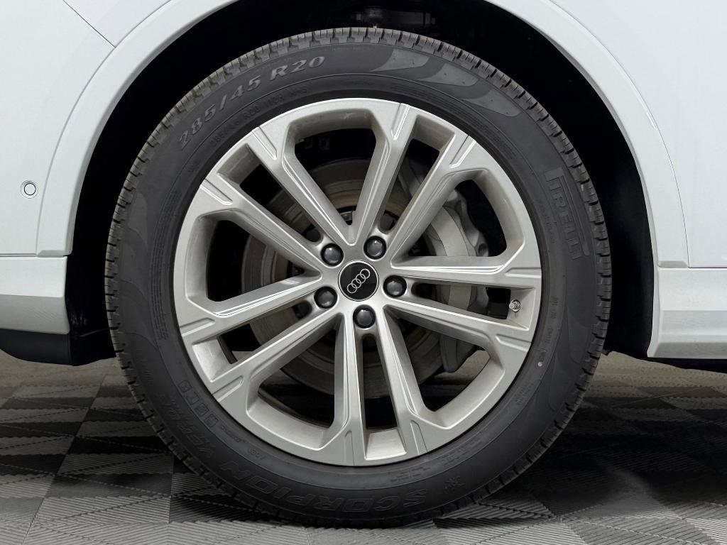 new 2026 Audi Q7 car, priced at $71,021