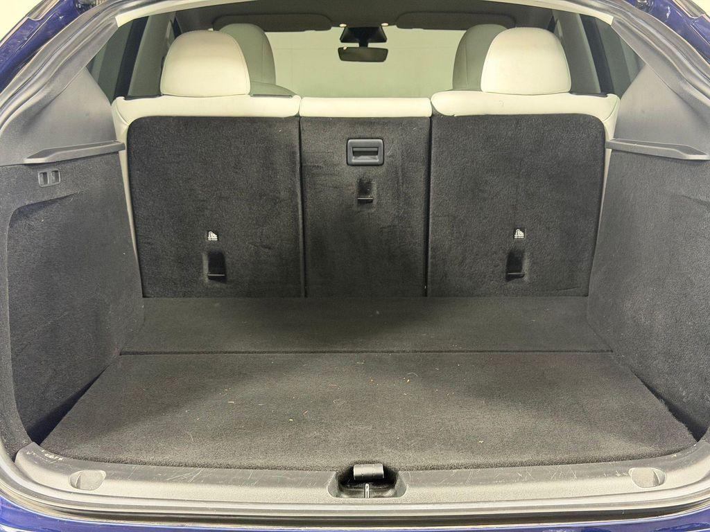 Tesla Model Y view 25