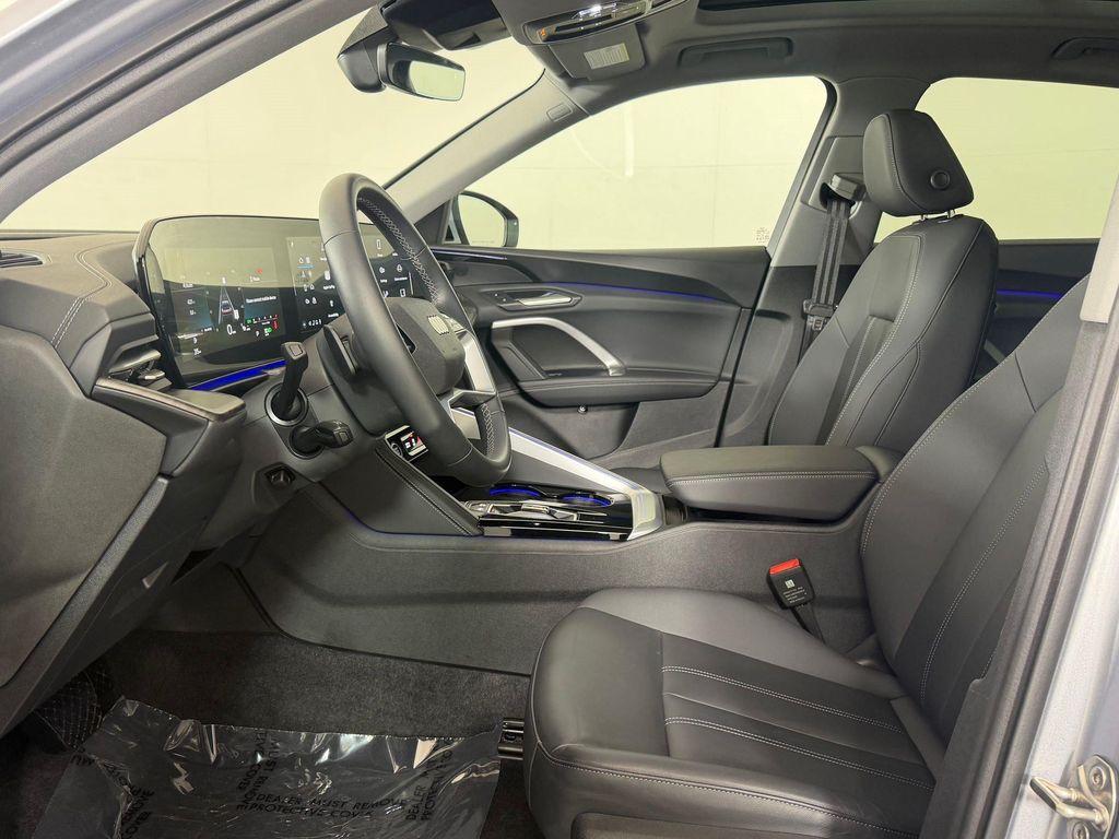 Audi Q5 view 5