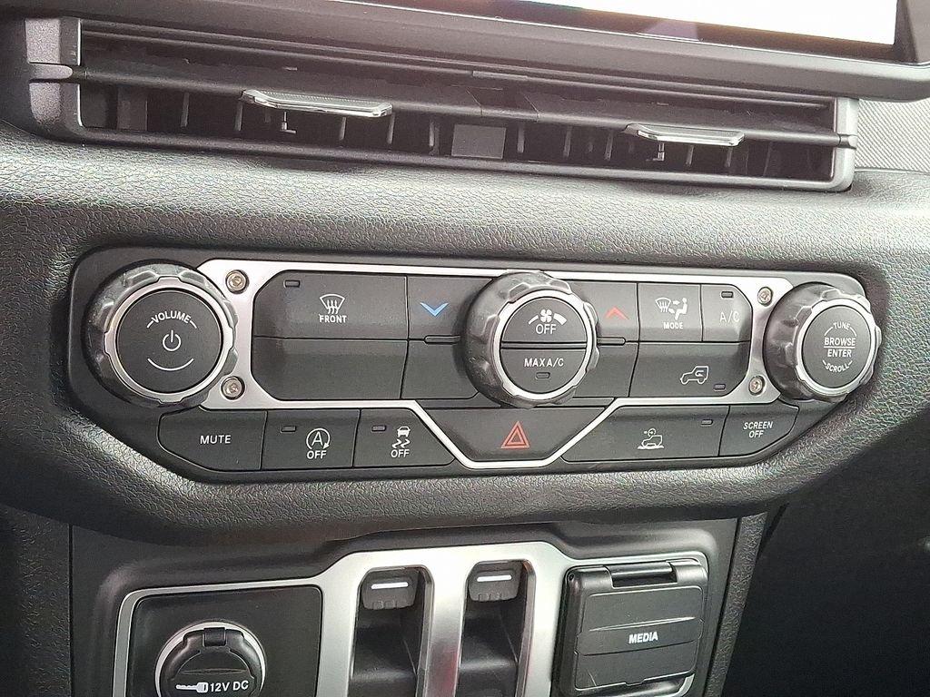 new 2026 Jeep Wrangler car, priced at $38,277