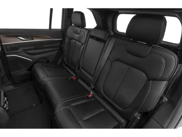 new 2026 Jeep Grand Cherokee car, priced at $47,875