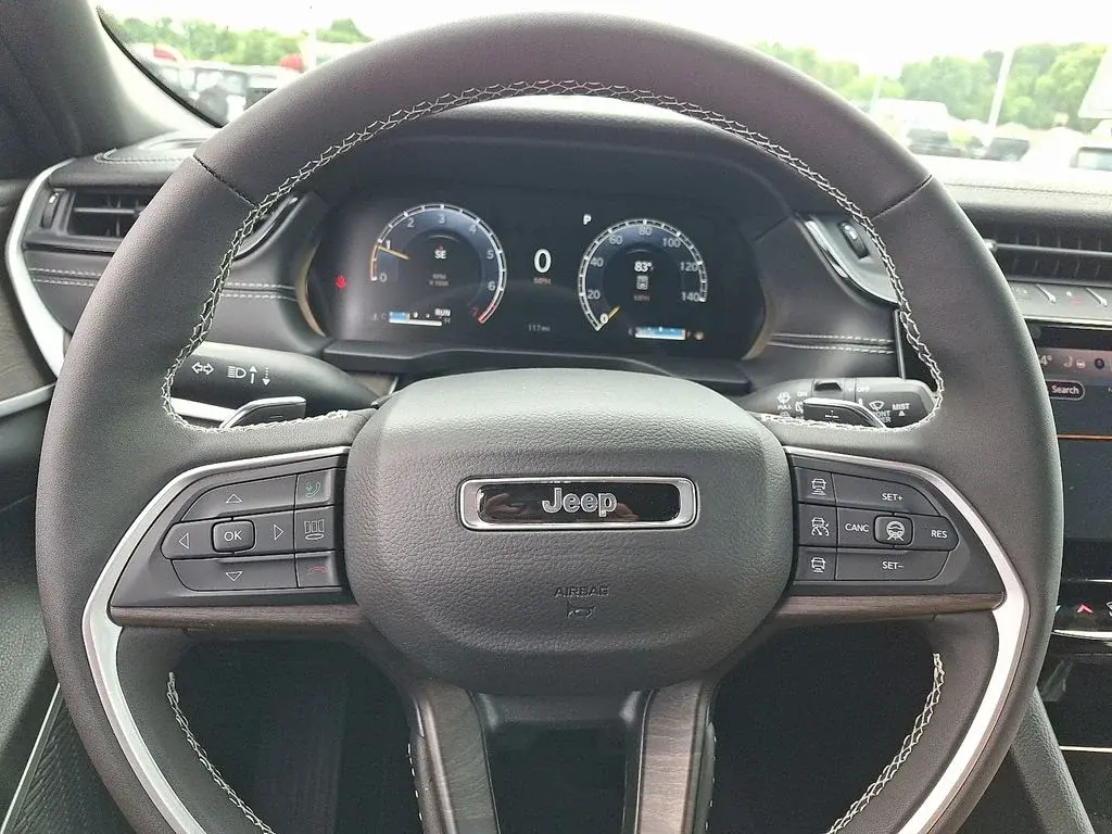 new 2026 Jeep Grand Cherokee car, priced at $48,700
