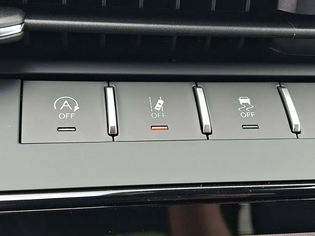 new 2026 Jeep Grand Cherokee car, priced at $48,700