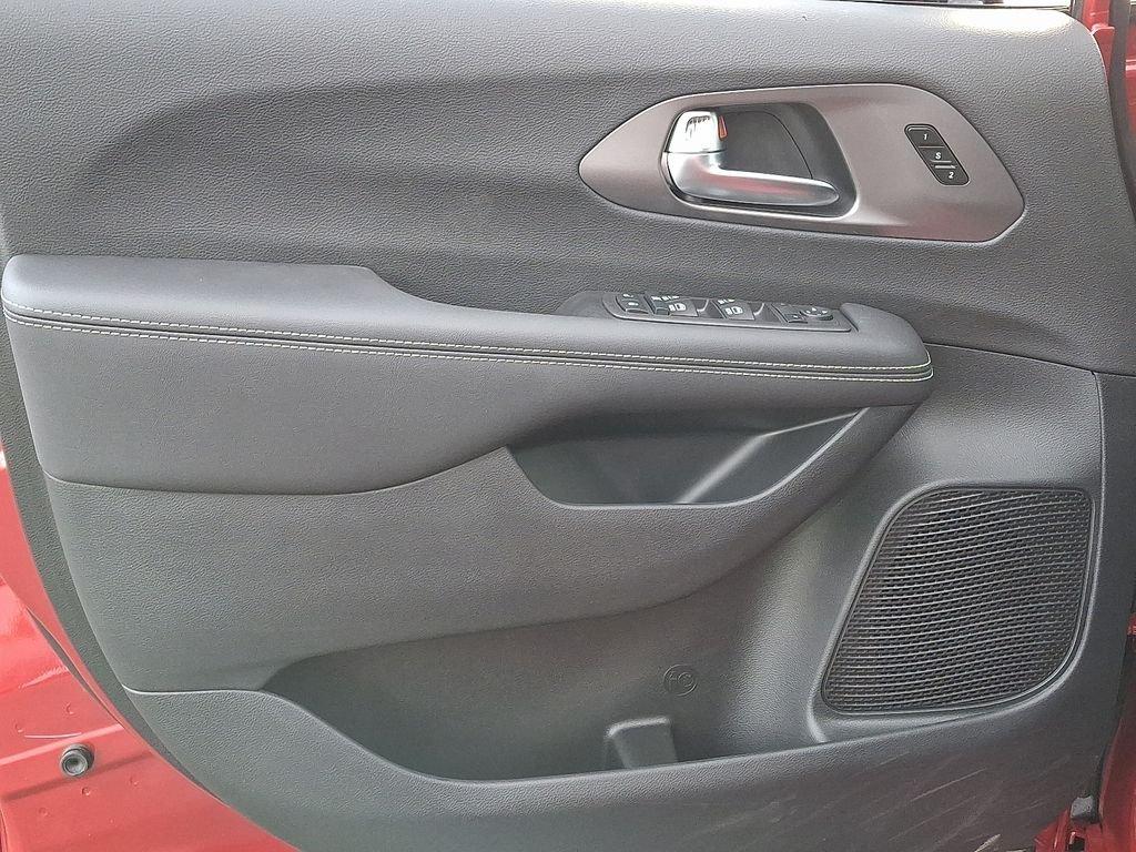 new 2026 Chrysler Pacifica car, priced at $41,592
