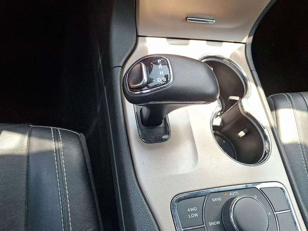 used 2015 Jeep Grand Cherokee car, priced at $14,089