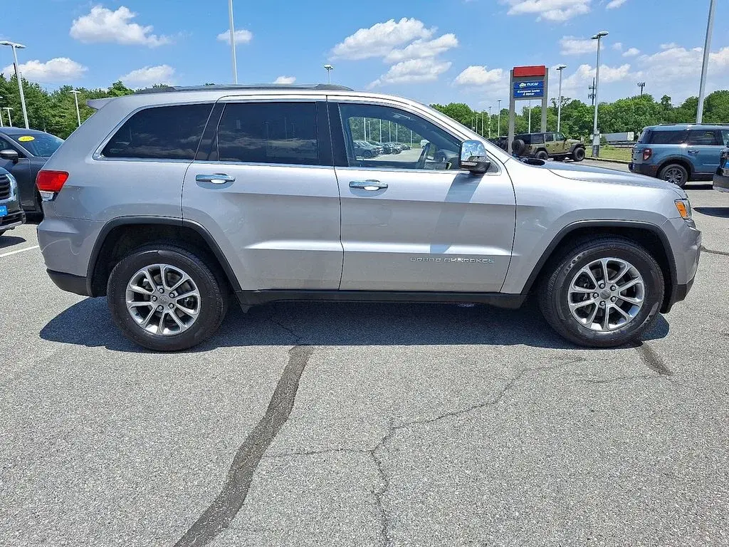 used 2015 Jeep Grand Cherokee car, priced at $14,089