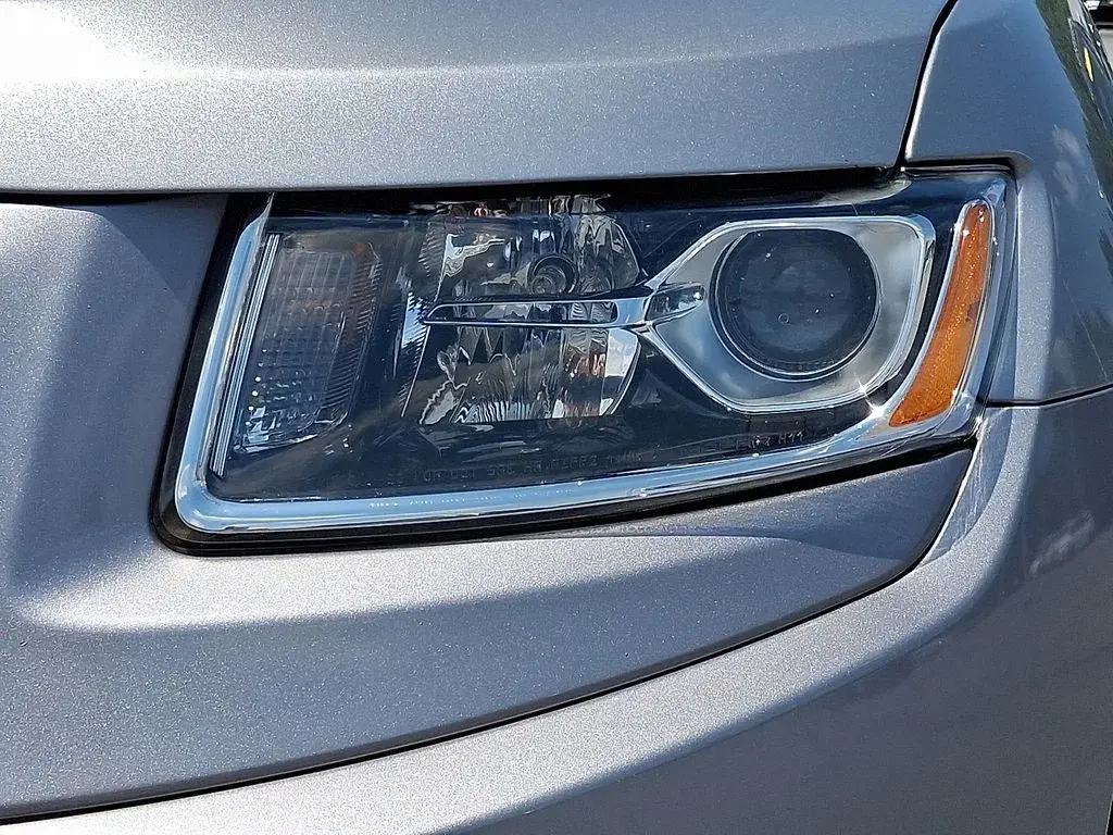 used 2015 Jeep Grand Cherokee car, priced at $14,089