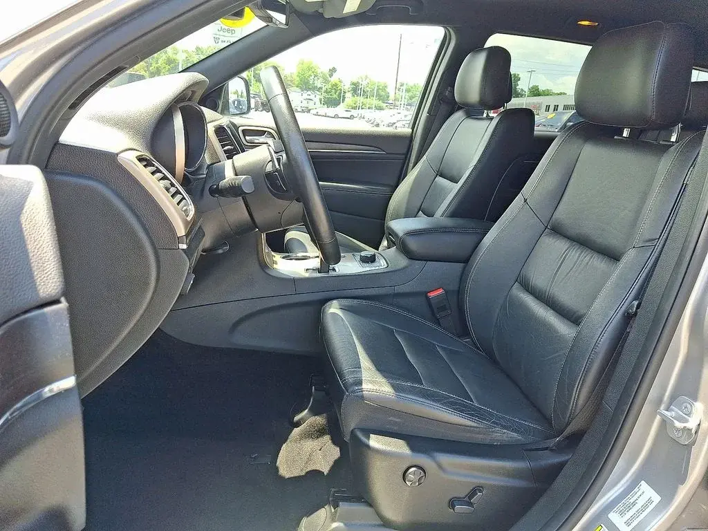 used 2015 Jeep Grand Cherokee car, priced at $14,089