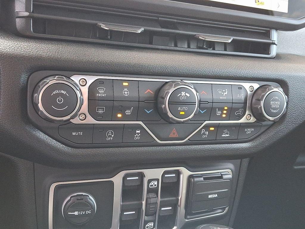 new 2026 Jeep Gladiator car, priced at $48,450