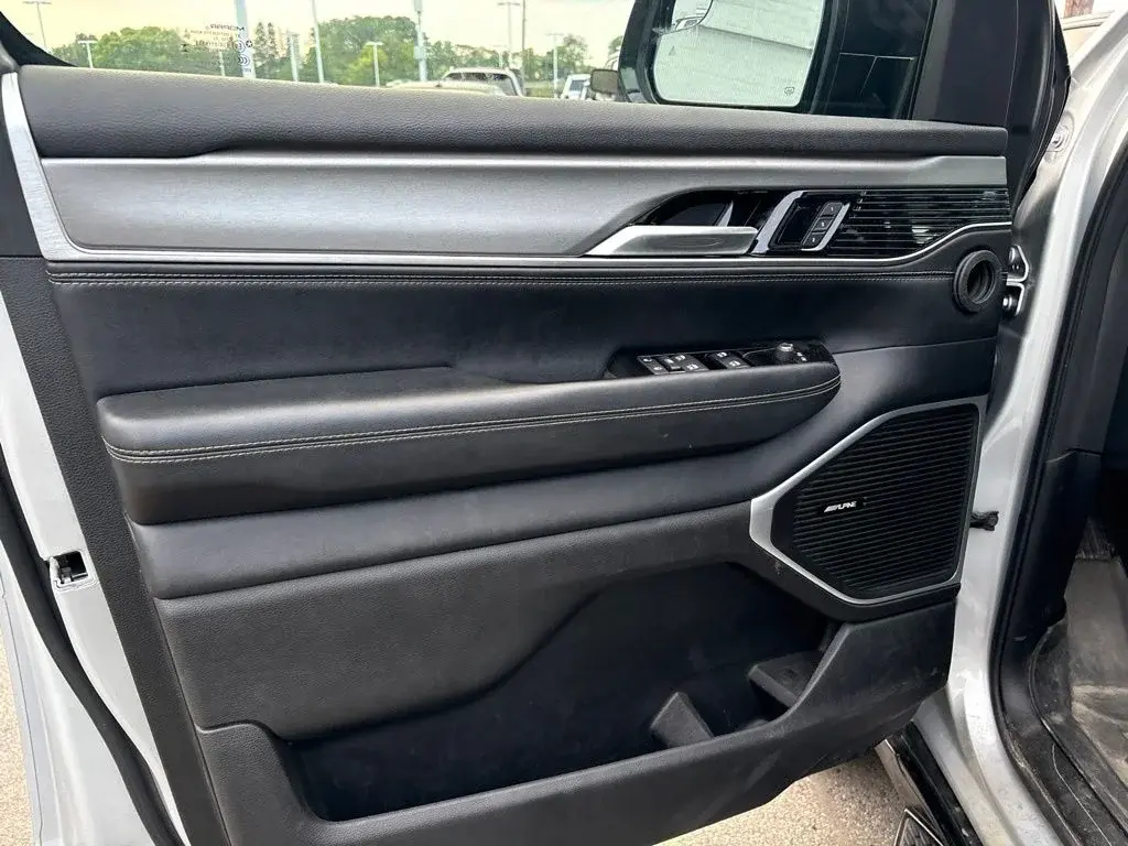 used 2024 Jeep Wagoneer L car, priced at $40,297