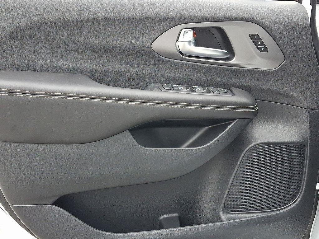 new 2026 Chrysler Pacifica car, priced at $46,156