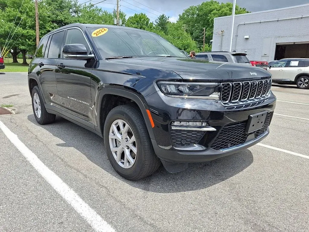 used 2022 Jeep Grand Cherokee car, priced at $29,181