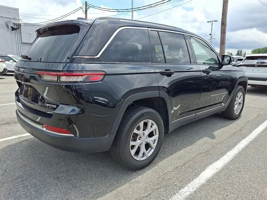 used 2022 Jeep Grand Cherokee car, priced at $29,181