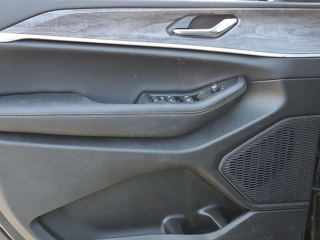 new 2026 Jeep Grand Cherokee car, priced at $43,439