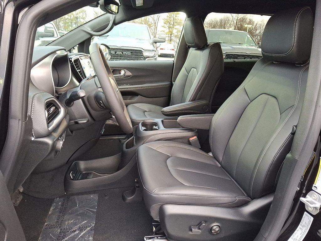 new 2026 Chrysler Pacifica car, priced at $40,529