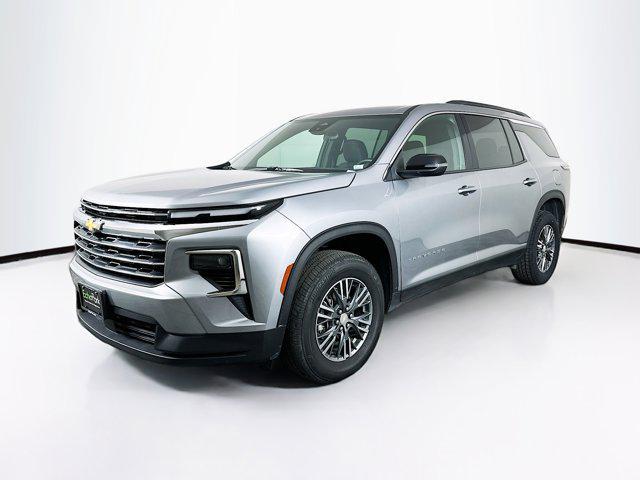 used 2025 Chevrolet Traverse car, priced at $34,597