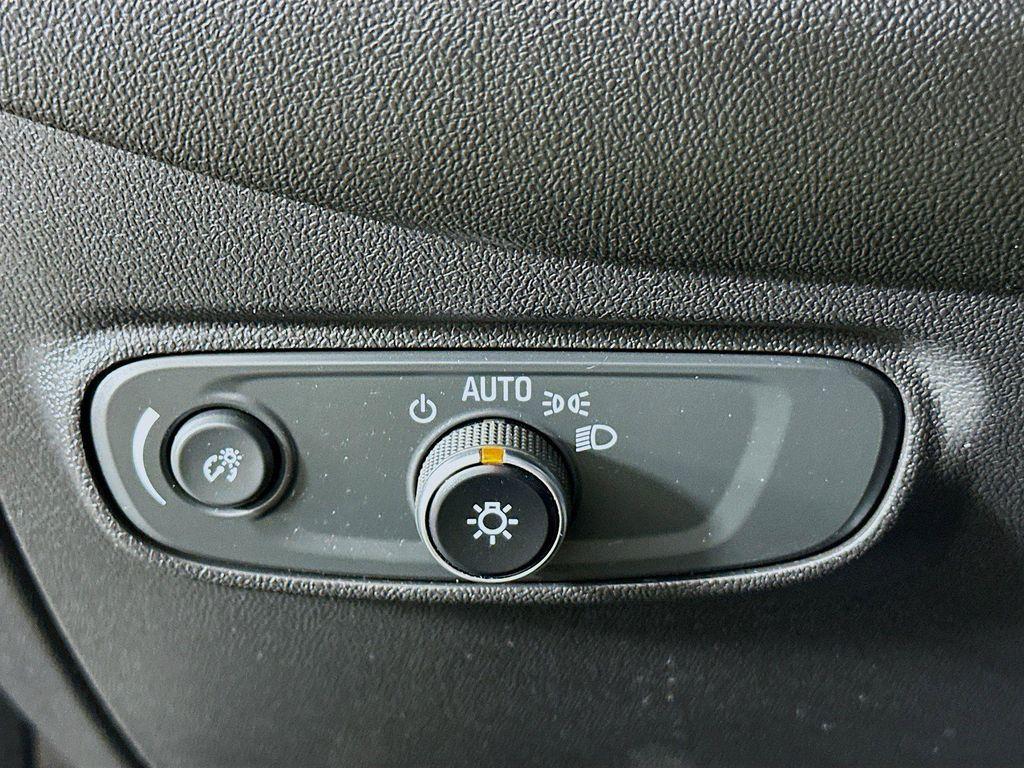 used 2022 Chevrolet Equinox car, priced at $23,818
