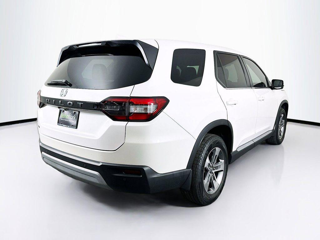 used 2024 Honda Pilot car, priced at $38,617