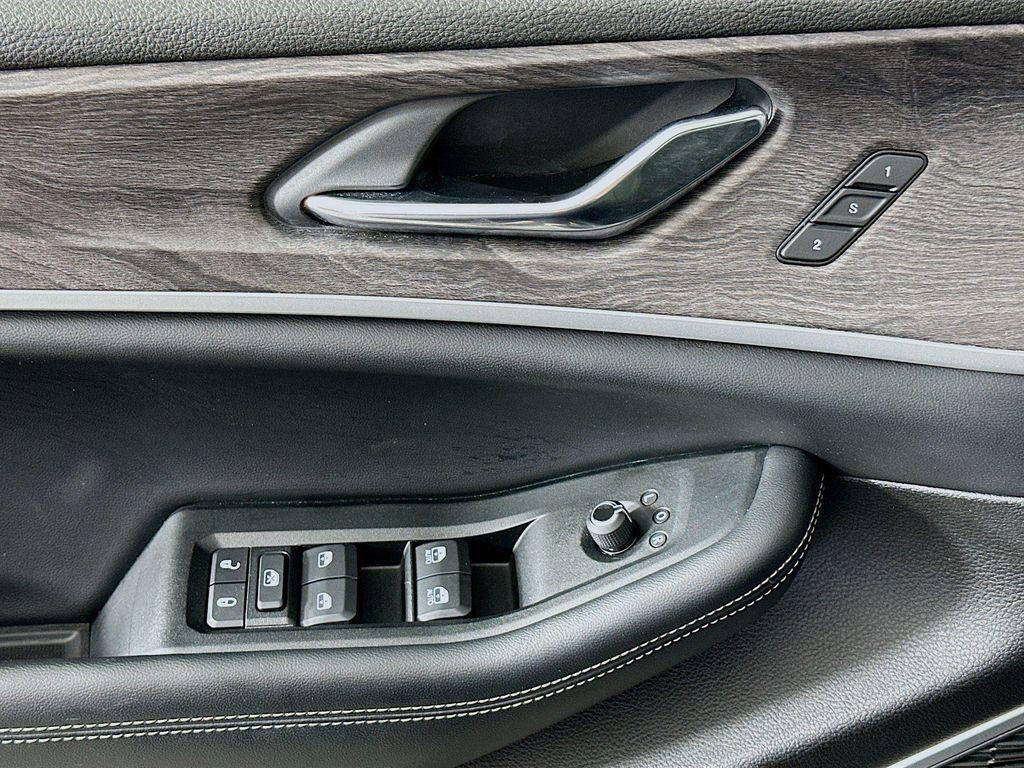 used 2024 Jeep Grand Cherokee 4xe car, priced at $27,118