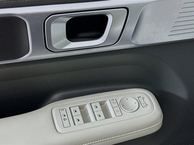 used 2024 Hyundai Santa Fe car, priced at $25,996