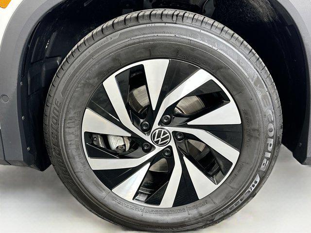 used 2025 Volkswagen Tiguan car, priced at $25,918
