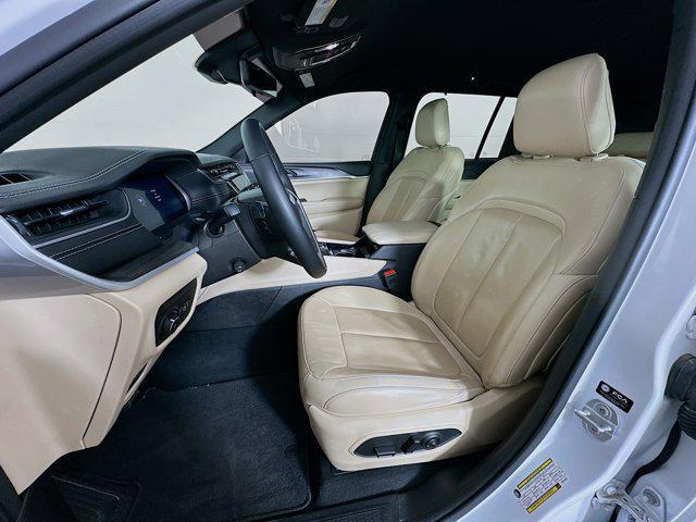 used 2023 Jeep Grand Cherokee car, priced at $28,496