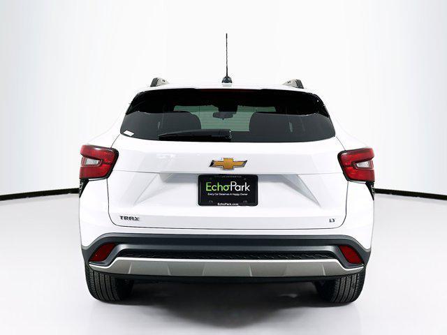 used 2025 Chevrolet Trax car, priced at $19,996