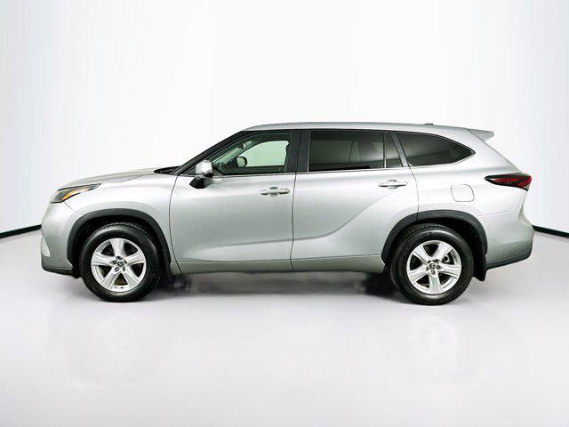 used 2024 Toyota Highlander car, priced at $31,497