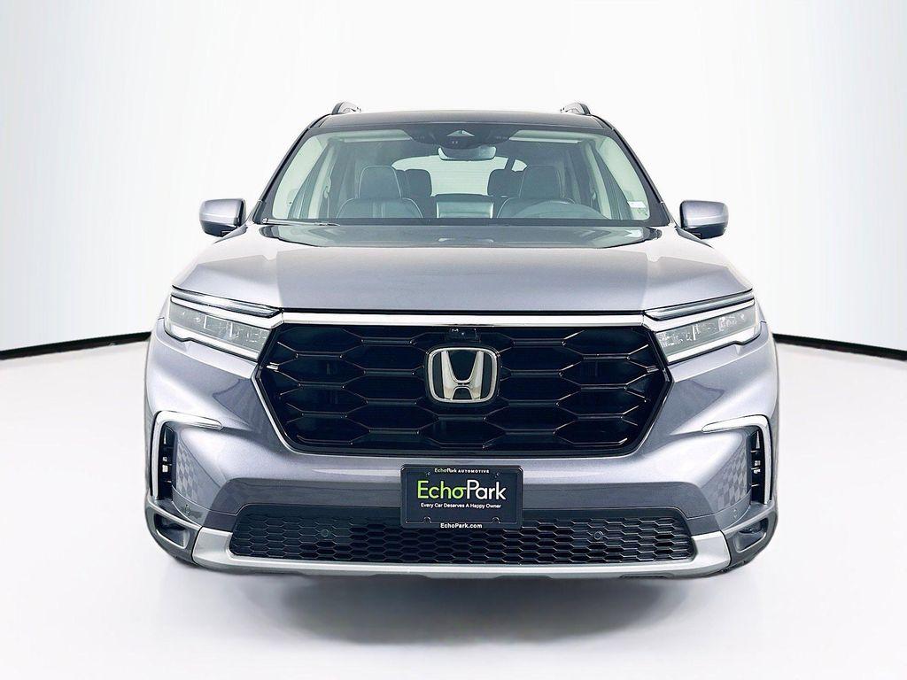 used 2025 Honda Pilot car, priced at $48,618