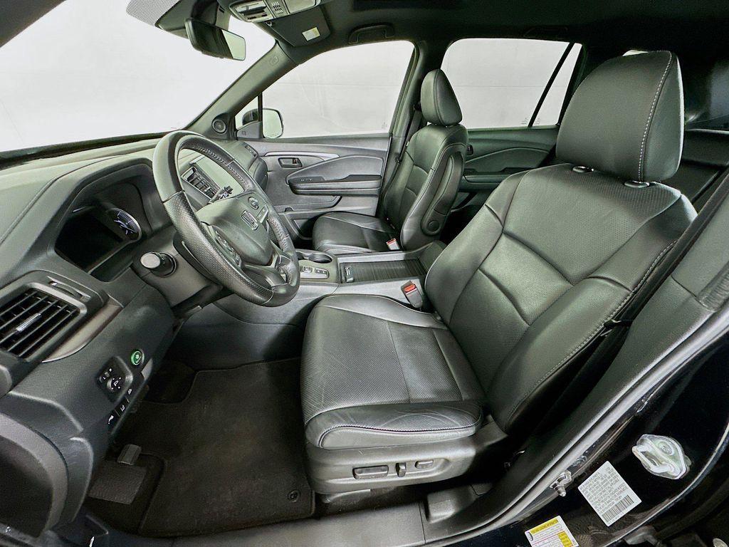 used 2023 Honda Passport car, priced at $32,118
