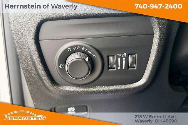 used 2025 Jeep Grand Cherokee car, priced at $35,000