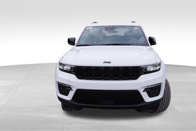 new 2025 Jeep Grand Cherokee car, priced at $42,401