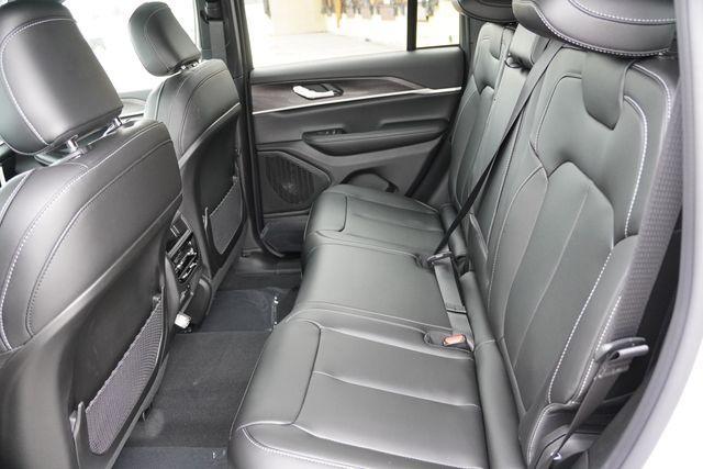 new 2025 Jeep Grand Cherokee car, priced at $43,602