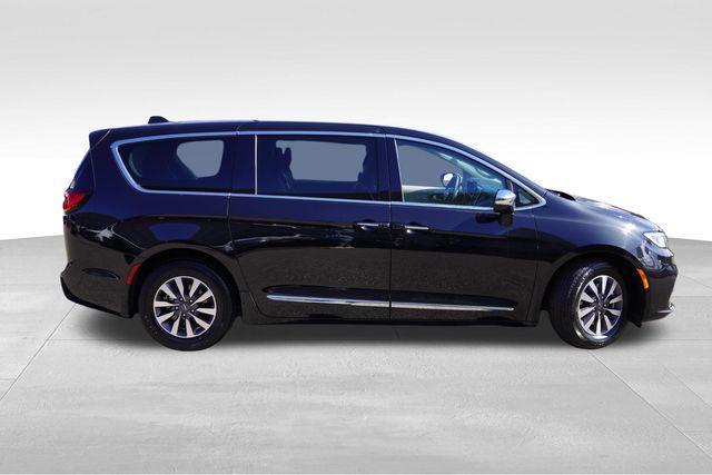 used 2023 Chrysler Pacifica Hybrid car, priced at $24,969