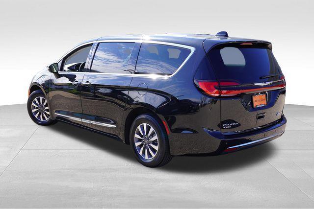 used 2023 Chrysler Pacifica Hybrid car, priced at $24,969
