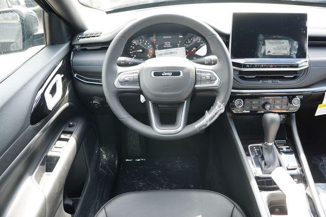 new 2025 Jeep Compass car, priced at $32,581