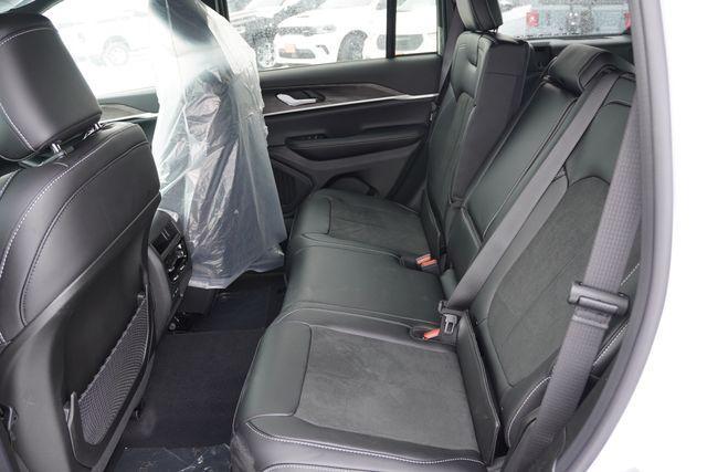 new 2026 Jeep Grand Cherokee car, priced at $43,824