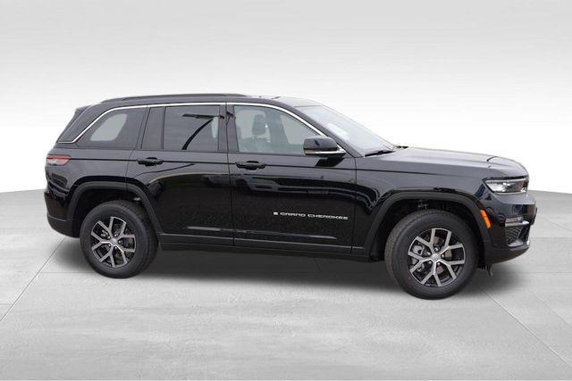 new 2025 Jeep Grand Cherokee car, priced at $44,305