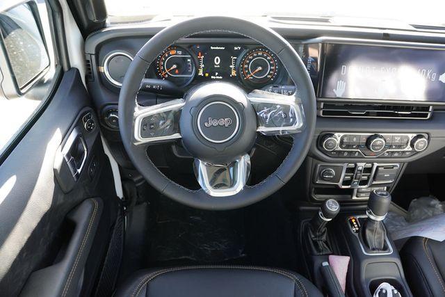 new 2025 Jeep Wrangler car, priced at $47,075