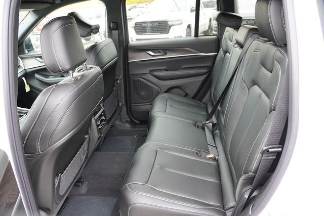 new 2025 Jeep Grand Cherokee car, priced at $39,906