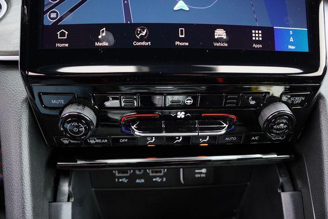 new 2025 Jeep Grand Cherokee car, priced at $39,906