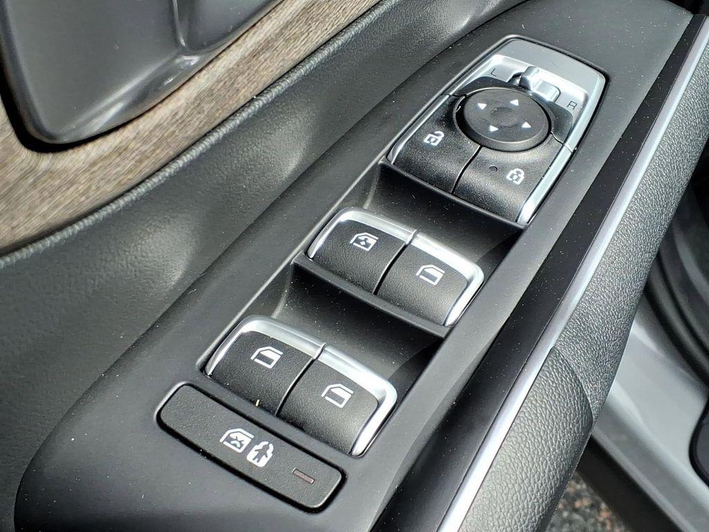 used 2023 Kia Sorento car, priced at $29,625