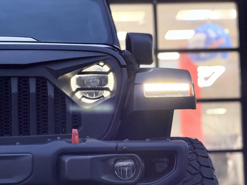 used 2018 Jeep Wrangler Unlimited car, priced at $27,895